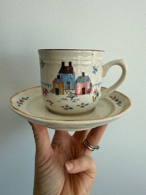 Vintage stoneware Heartland farms
mug & saucer